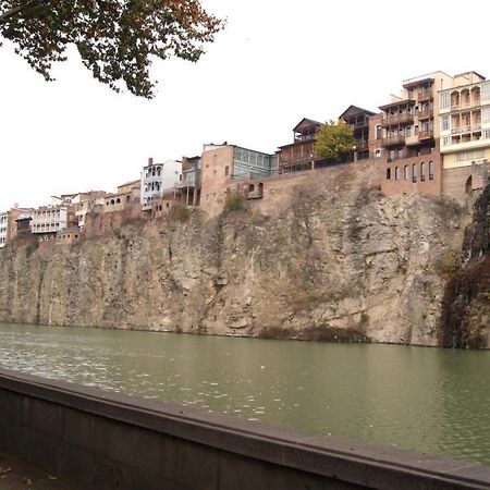 Modern Apartment Avlabari Tbilisi Bagian luar foto