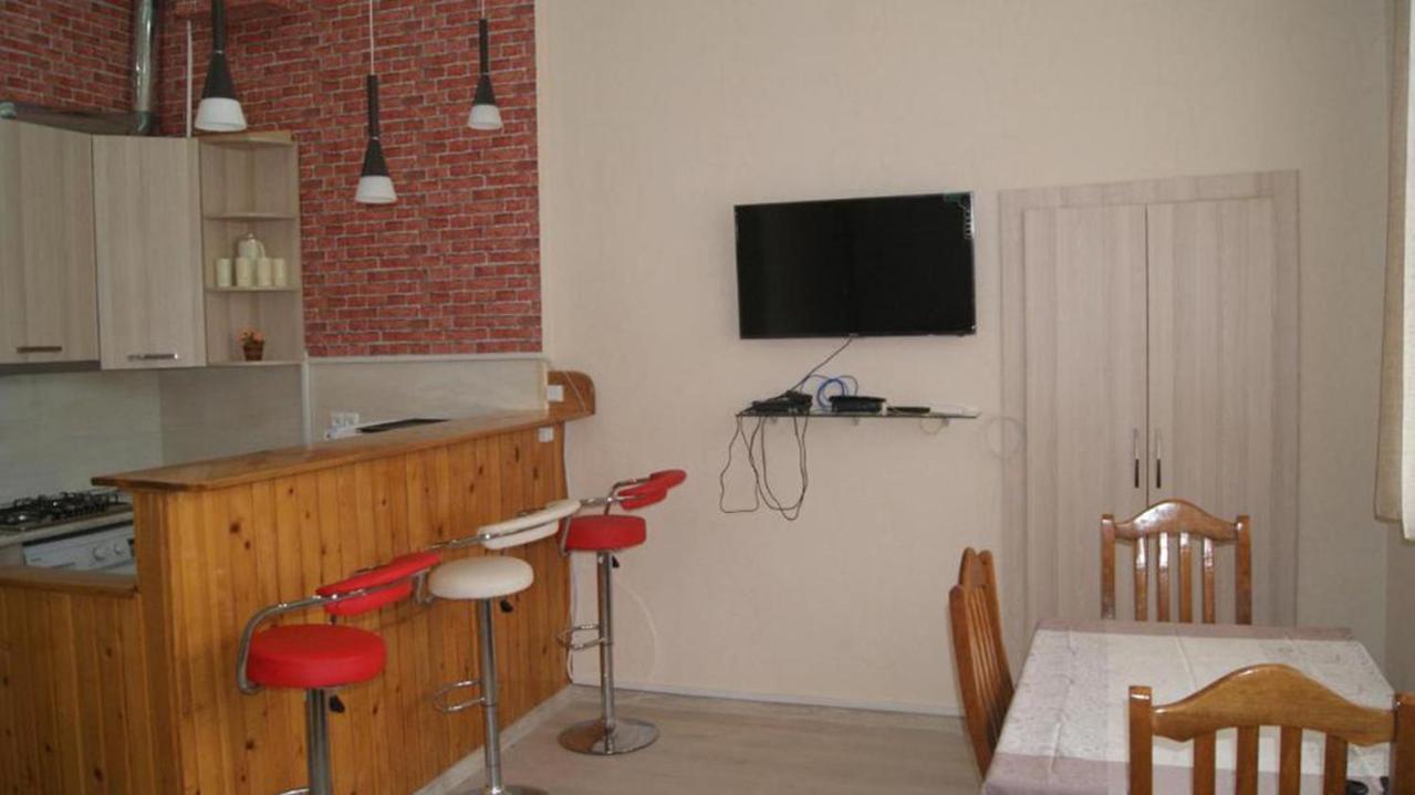 Modern Apartment Avlabari Tbilisi Bagian luar foto